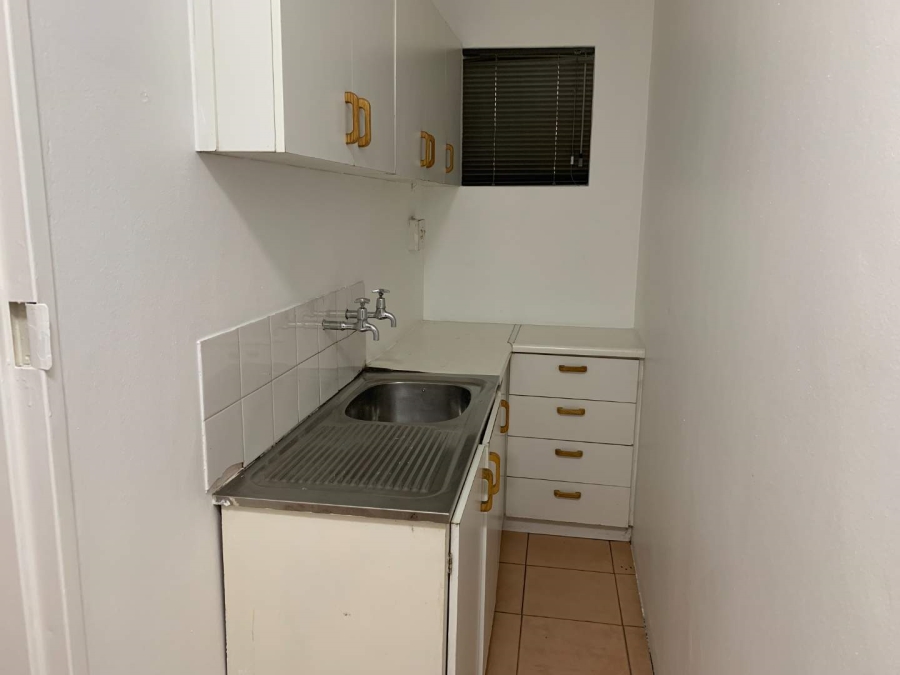 To Let commercial Property for Rent in Parow East Western Cape